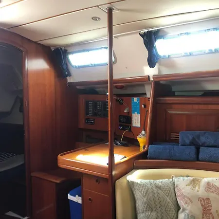 Singular En Úszó hotel