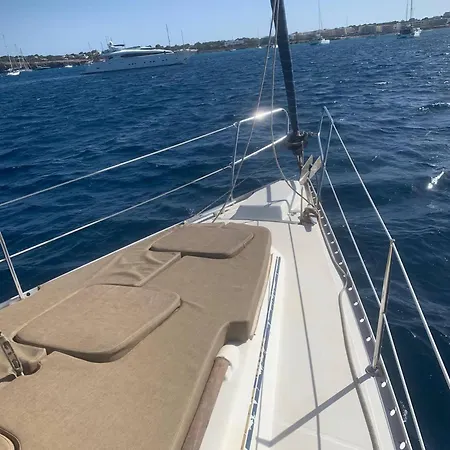 Singular En 船上ホテル バイヨーナ