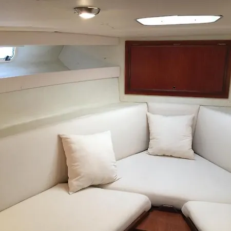 Singular En Úszó hotel