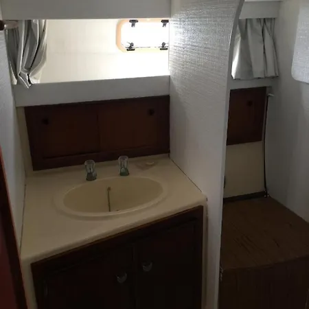 Singular En Úszó hotel