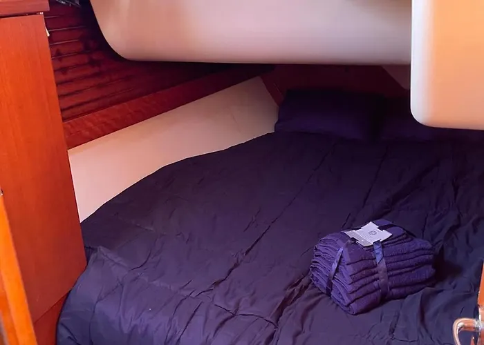 Πλωτό κατάλυμα Singular En *