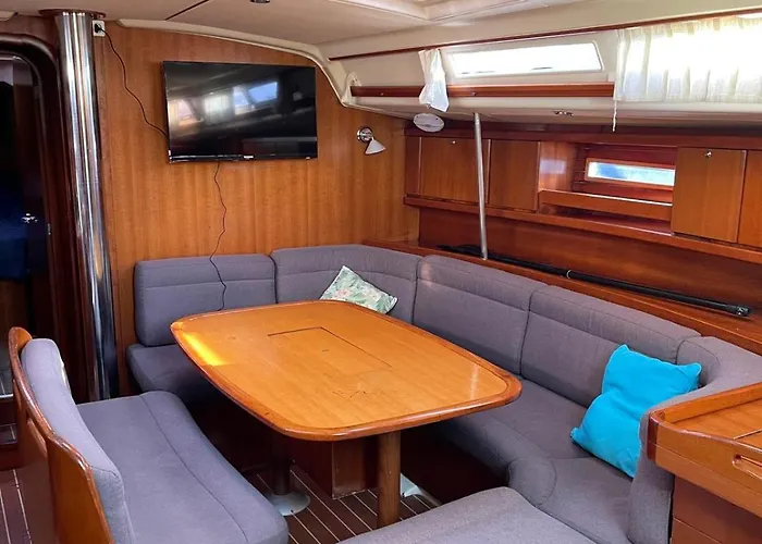 船上ホテル Singular En バイヨーナ