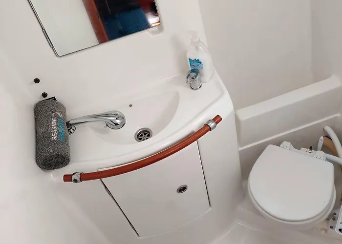 Πλωτό κατάλυμα Singular En *