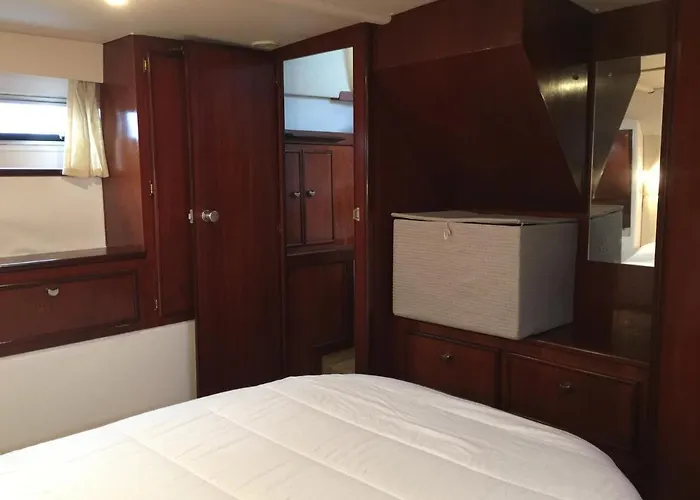 Πλωτό κατάλυμα Singular En Baiona